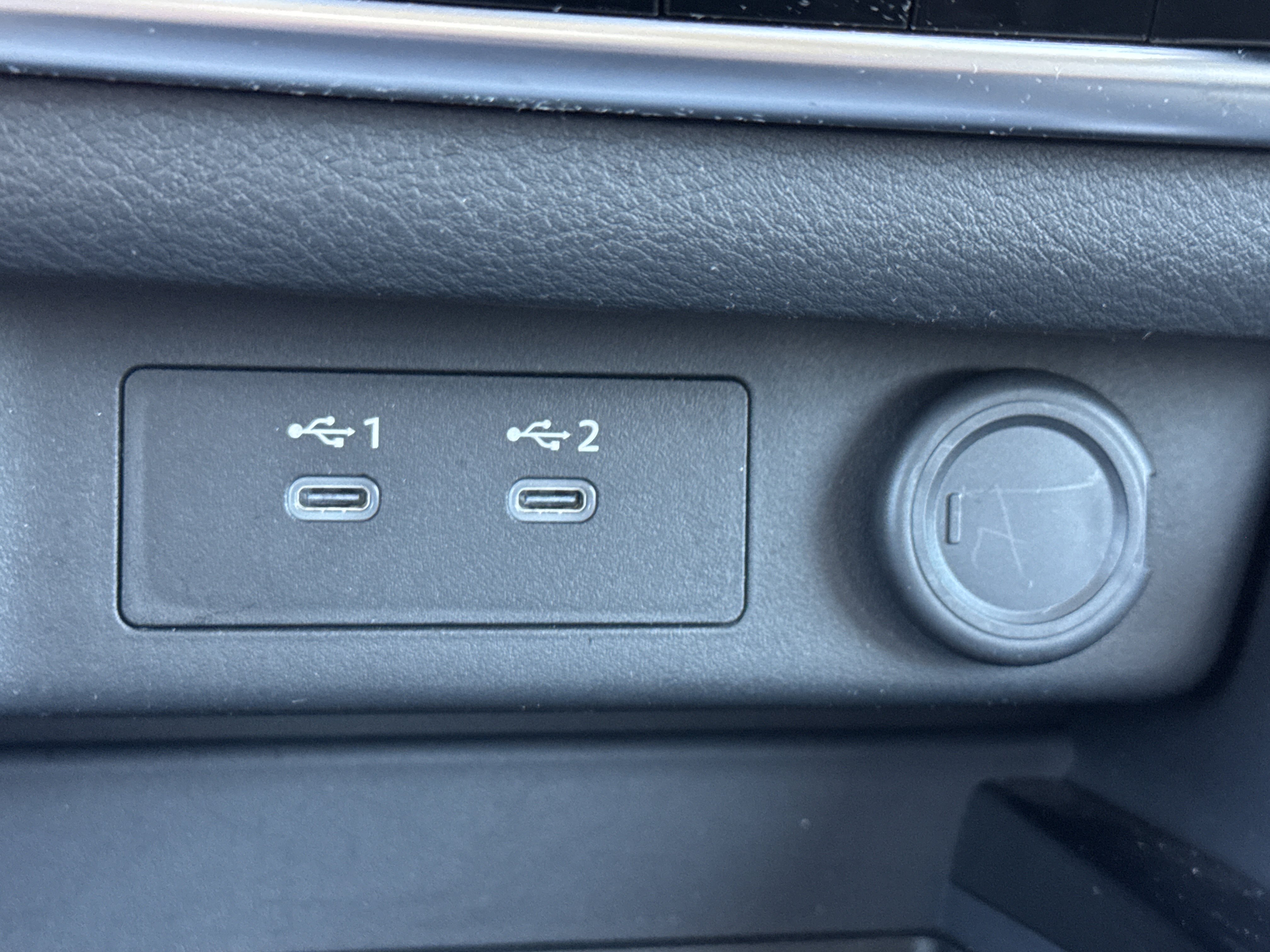 Used 2025 Nissan Rogue SV AWD/4WD image 25