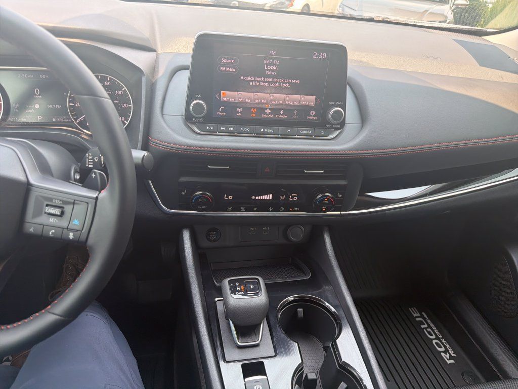 Certified 2026 Nissan Rogue SV AWD/4WD image 19