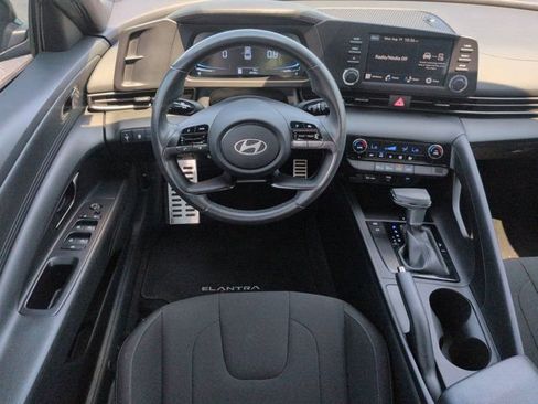 Certified 2025 Hyundai Elantra Sport FWD image 15