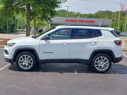 Used 2023 Jeep Compass Latitude AWD/4WD image 10