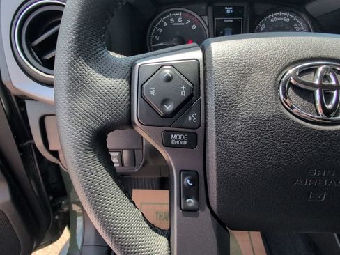 Used 2021 Toyota Tacoma TRD Off-Road w/ TRD Premium Off Road Package AWD/4WD image 24