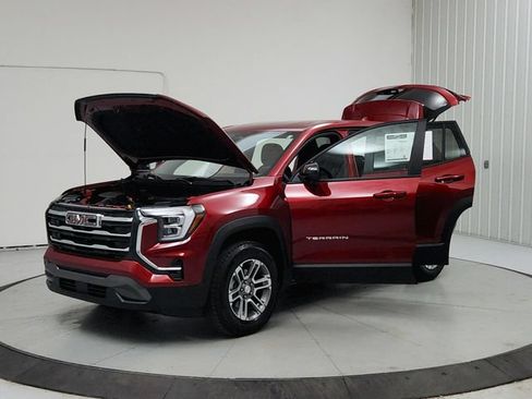 Used 2026 GMC Terrain Elevation w/ Technology Package II FWD image 11