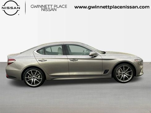 Used 2025 Genesis G70 2.5T image 4