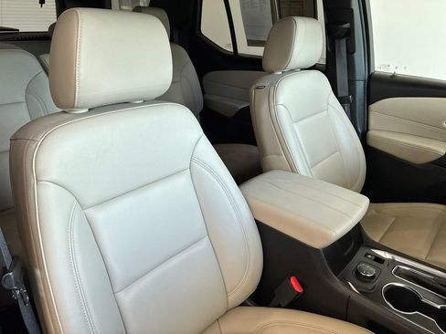Used 2023 Chevrolet Traverse LT AWD/4WD image 44