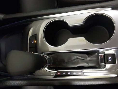 Used 2024 Chevrolet Malibu LT image 21