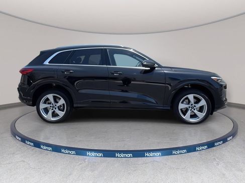 Used 2025 Audi Q5 Premium Plus w/ Premium Plus AWD/4WD image 3