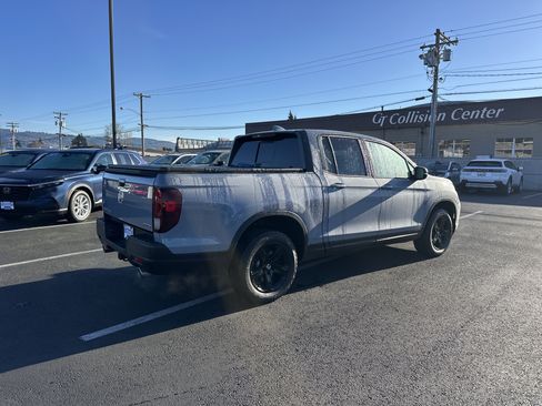 Used 2022 Honda Ridgeline Black Edition image 3