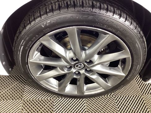 Used 2018 MAZDA MAZDA3 Touring image 7