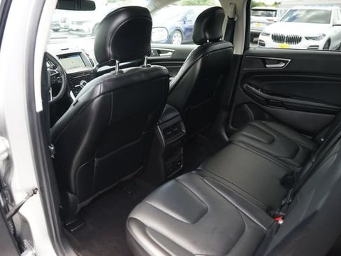Used 2019 Ford Edge Titanium w/ Equipment Group 301A FWD image 12