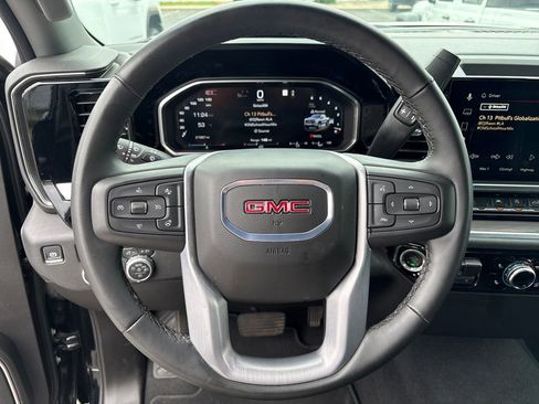 Certified 2026 GMC Sierra 1500 SLT AWD/4WD image 17
