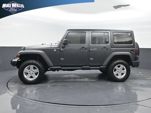 Used 2017 Jeep Wrangler Unlimited Sport w/ Quick Order Package 24S AWD/4WD image 4