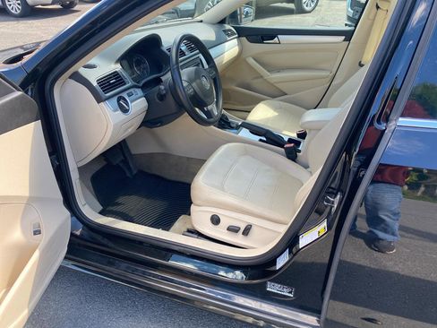 Used 2013 Volkswagen Passat TDI SE FWD image 9