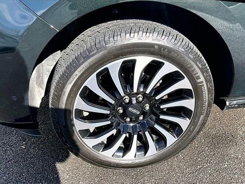 Used 2023 Lincoln Navigator L Black Label image 8
