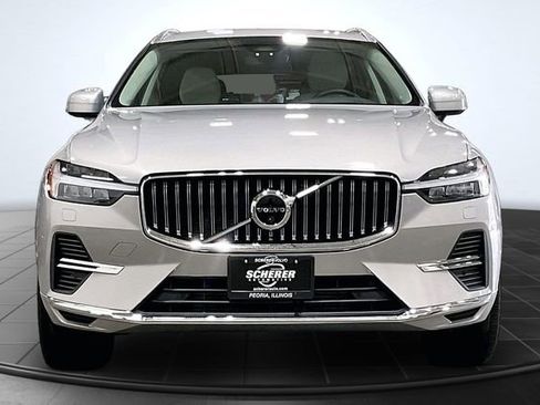 Used 2023 Volvo XC60 T8 Ultimate image 4