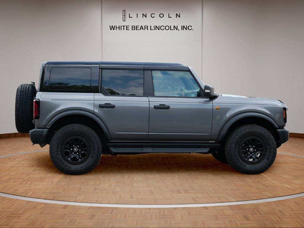 Used 2025 Ford Bronco Badlands AWD/4WD image 4