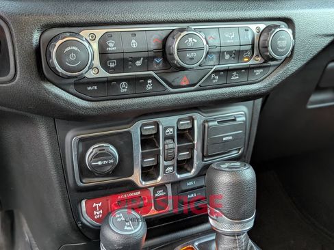Used 2025 Jeep Wrangler Unlimited Sport AWD/4WD image 26
