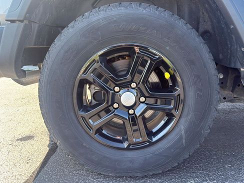 Used 2019 Jeep Wrangler Unlimited Sport S AWD/4WD image 22