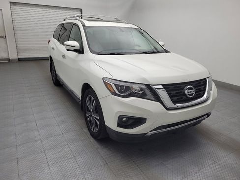 Used 2018 Nissan Pathfinder Platinum image 13