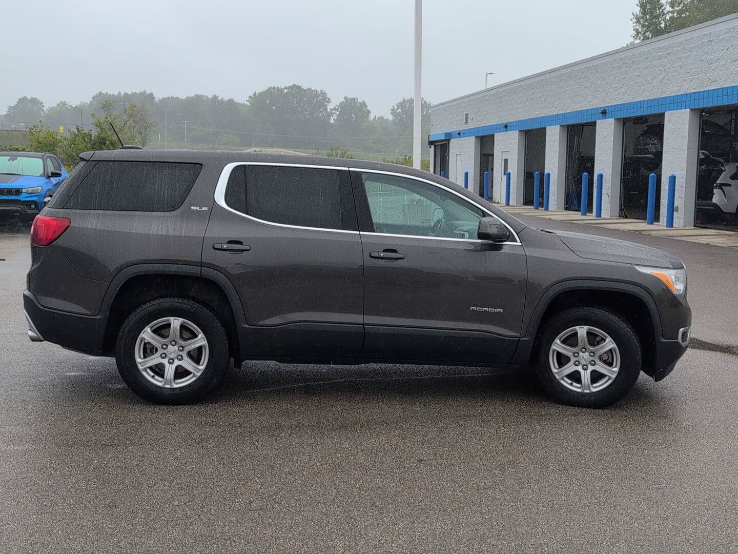 Used 2019 GMC Acadia SLE AWD/4WD image 9
