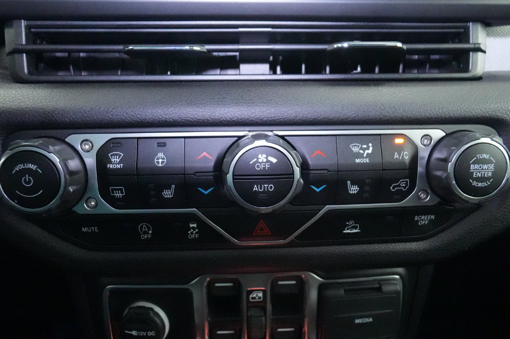 Used 2024 Jeep Wrangler Unlimited Sport AWD/4WD image 34