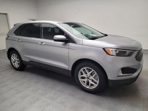 Used 2023 Ford Edge SEL image 11