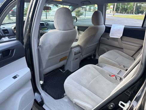 Used 2010 Toyota Highlander 2WD image 18