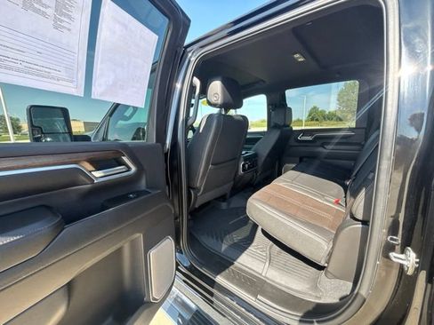 Used 2024 Chevrolet Silverado 2500 High Country w/ Technology Package AWD/4WD image 21