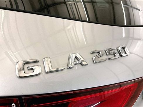 Used 2023 Mercedes-Benz GLA 250 image 13