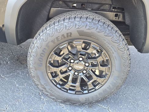 New 2026 GMC Canyon Elevation w/ Convenience Package image 7