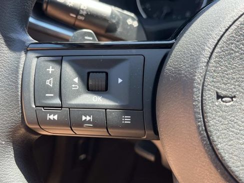 Used 2022 Nissan Rogue SV AWD/4WD image 31