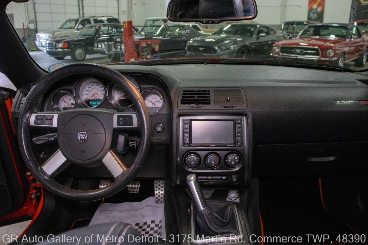 Used 2009 Dodge Challenger SRT8 w/ SRT Option Group II RWD image 16