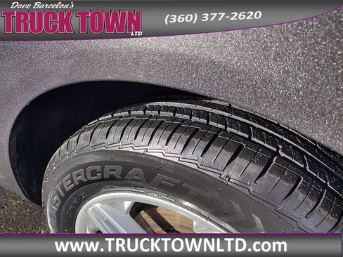 Used 2017 Ford Fiesta SE image 2