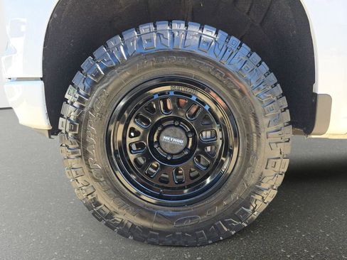 Used 2022 Chevrolet Silverado 1500 Custom AWD/4WD image 35