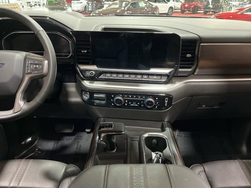 Certified 2025 Chevrolet Silverado 1500 High Country w/ Midnight Edition image 25