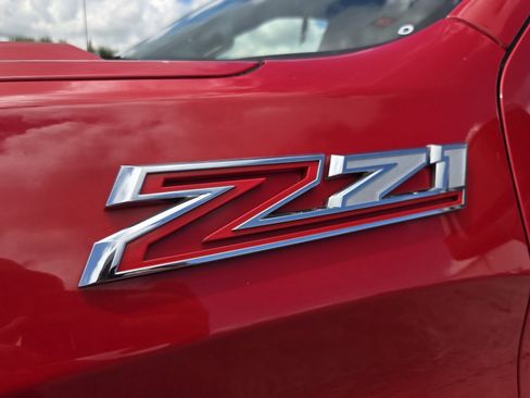 Used 2019 Chevrolet Silverado 1500 LT Trail Boss AWD/4WD image 19