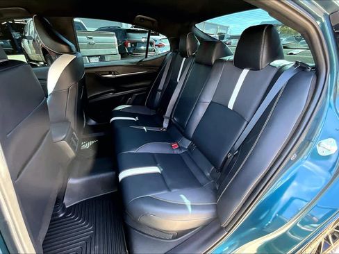 Used 2025 Toyota Camry SE w/ Convenience Package image 21