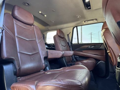 Used 2015 Cadillac Escalade Premium AWD/4WD image 35