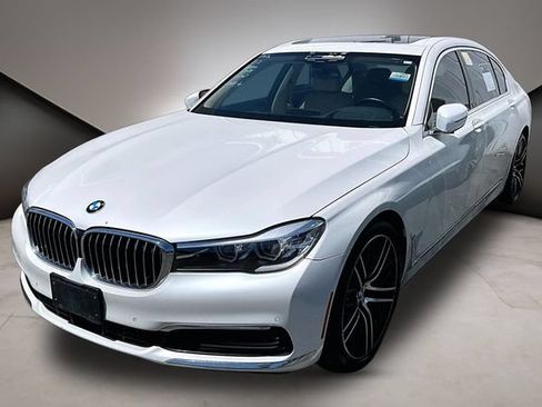 Used 2019 BMW 740i RWD image 1