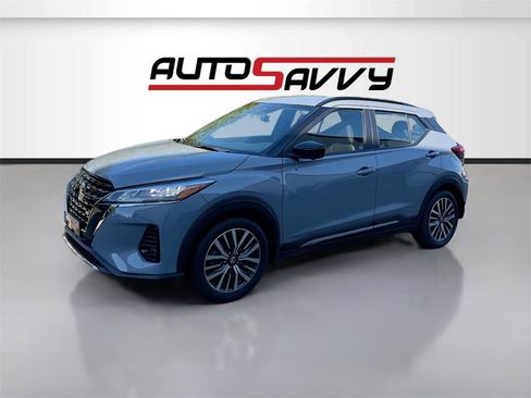 Used 2021 Nissan Kicks SR image 3