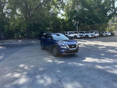 Used 2023 Nissan Rogue SV AWD/4WD image 3