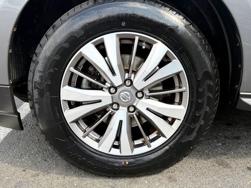 Used 2018 Nissan Pathfinder SV AWD/4WD image 50