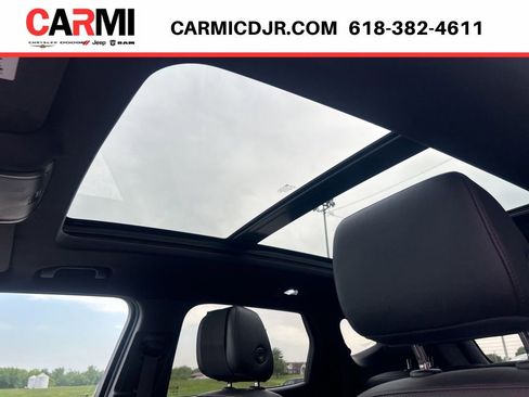 Used 2019 Chevrolet Blazer RS AWD/4WD image 12