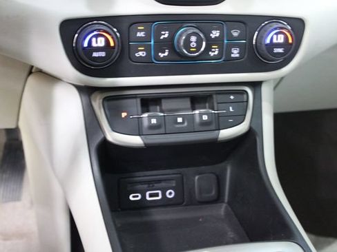Used 2022 GMC Terrain Denali w/ Denali Premium Package AWD/4WD image 19