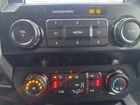 Used 2019 Ford F250 XLT w/ XLT Premium Package image 25