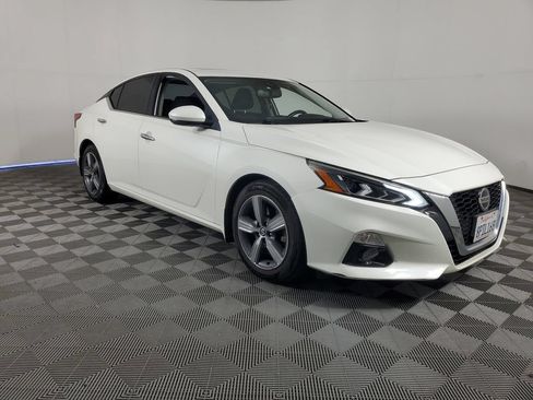 Used 2019 Nissan Altima 2.5 SV FWD image 2