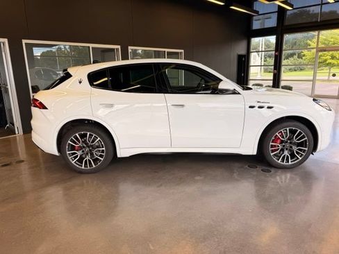 Used 2023 Maserati Grecale Modena AWD/4WD image 5