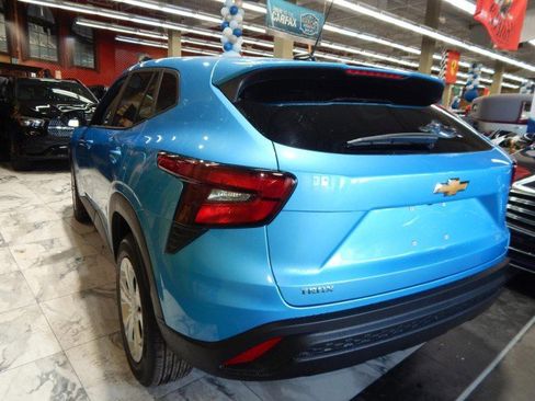 Used 2026 Chevrolet Trax LS image 9