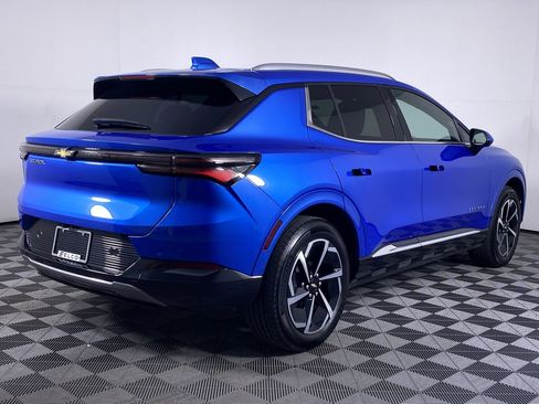 Certified 2025 Chevrolet Equinox EV LT w/ Convenience Package image 17