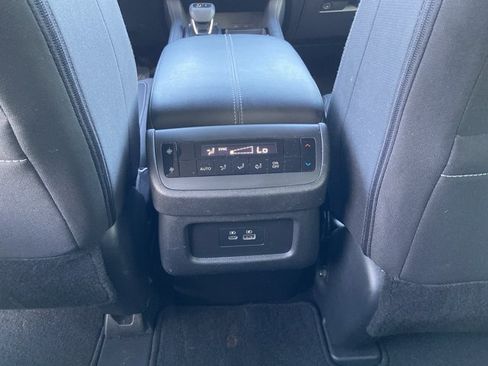 Used 2024 Nissan Pathfinder SV FWD image 48