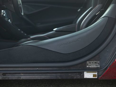 Used 2021 McLaren 720S Performance RWD image 32